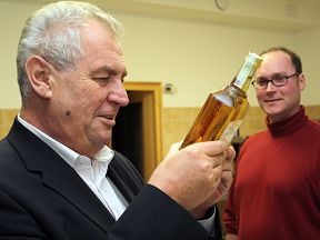 Likrka Bairnsfather Distillery - Bl pod Praddem, Domaov